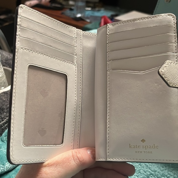 Kate Spade Green and White Color-Block Handbag and Matching Wallet - Picture 5 of 5